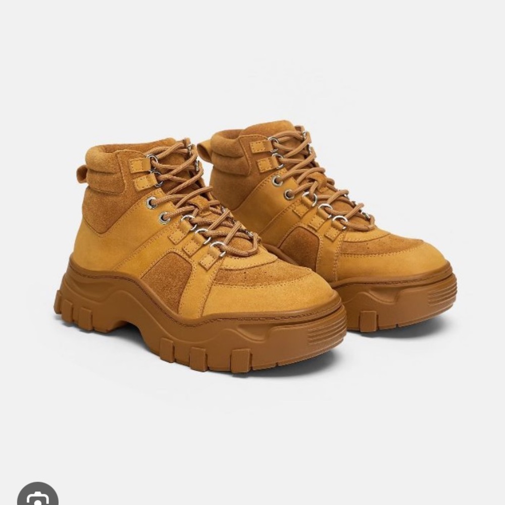 ZARA low heel leather hiking boot